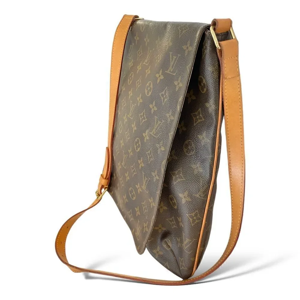 LOUIS VUITTON Vintage RARE Crossbody Flap Bag